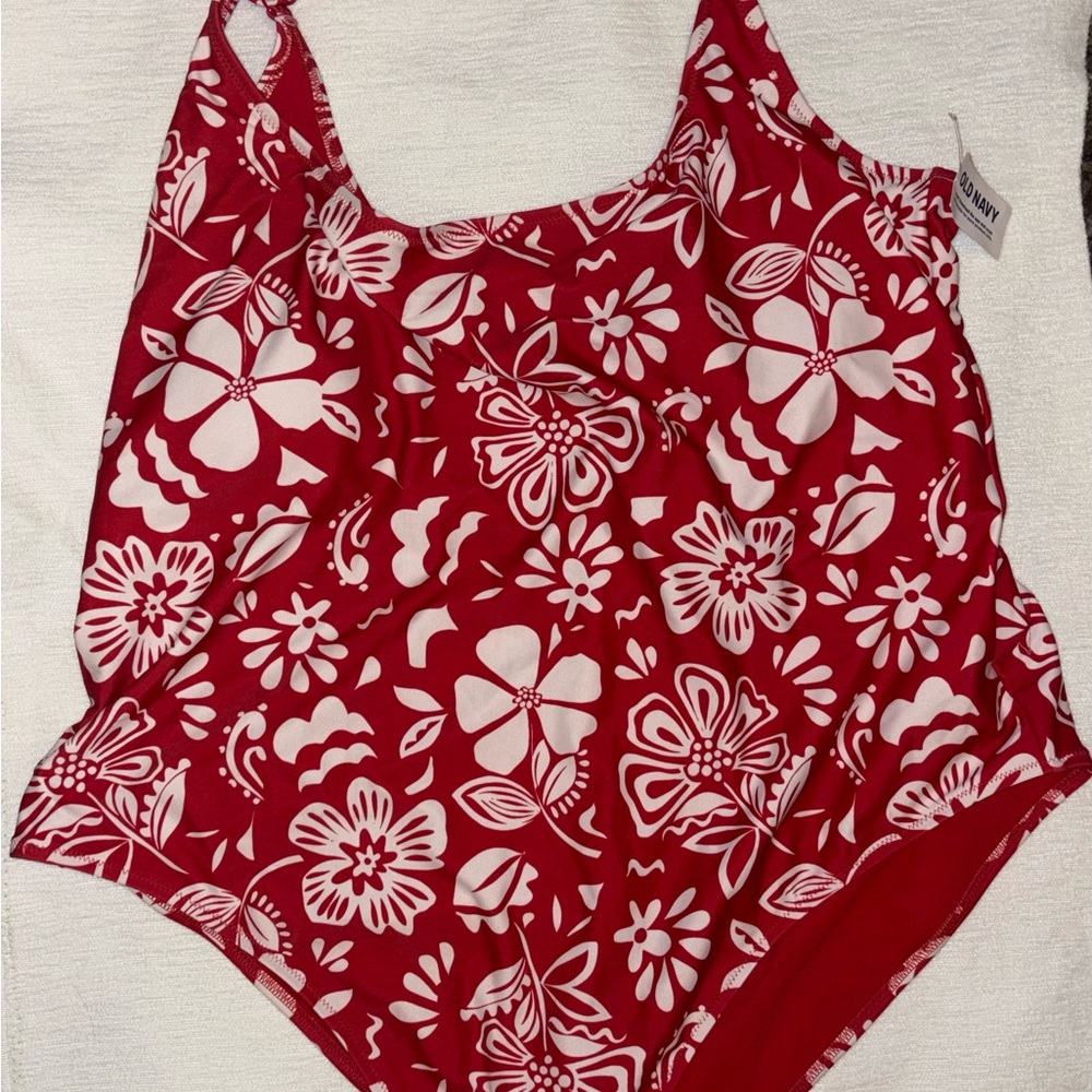 Old Navy 3X Red Floral One-Piece Swimsuit 🩱 plus size cat/dog friendly house